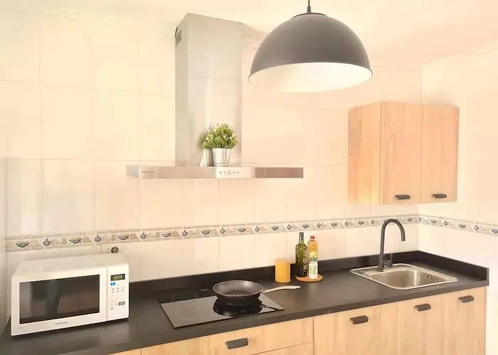 La Casita Verde. Metro Cerca Del Casco Viejo Apartamento