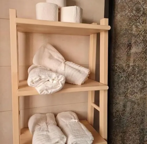 La Casita Verde. Metro Cerca Del Casco Viejo * Bilbao