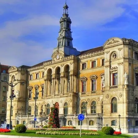 La Casita Verde. Metro Cerca Del Casco Viejo Bilbao